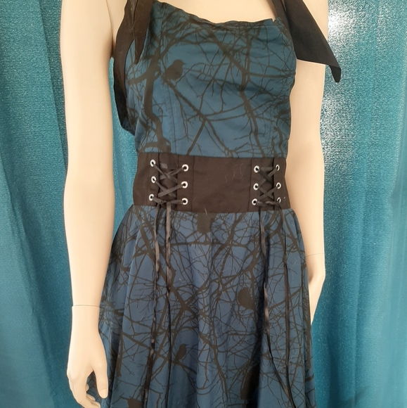 Into the woods dress - Picture 2 of 4